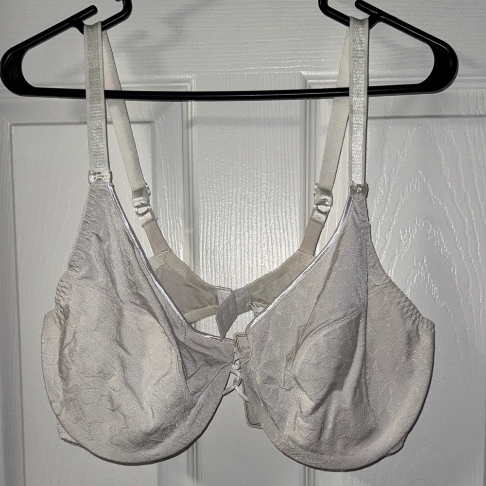 Rene Rofe Cream Lace Bra